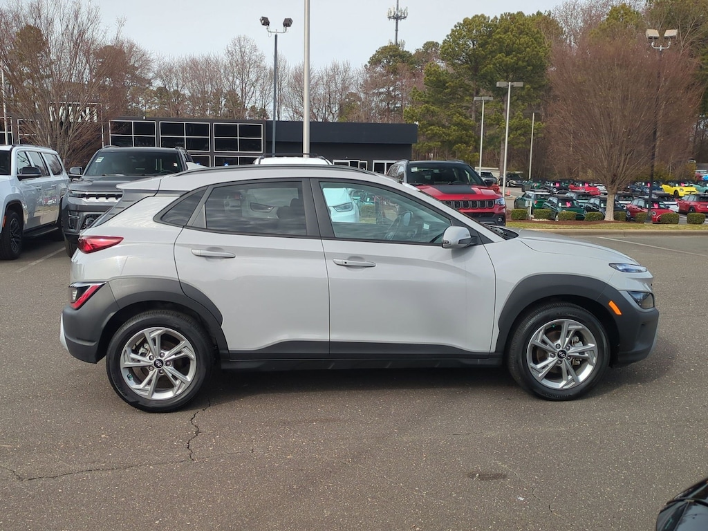 Used 2023 Hyundai Kona SEL SEL Auto FWD