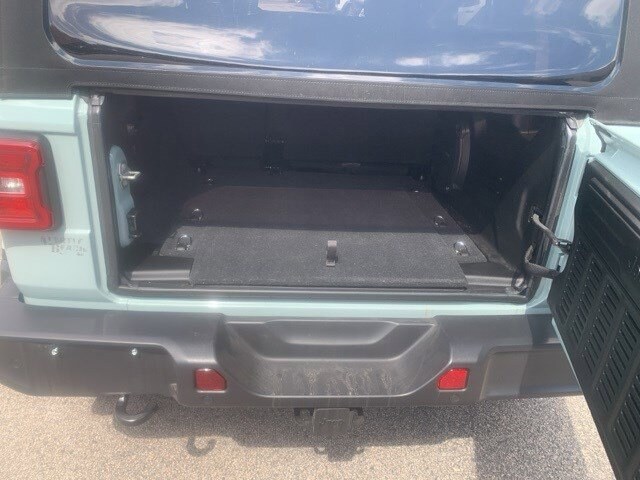 2024 Jeep Wrangler Sahara photo 4