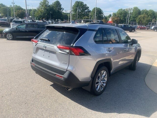 2024 Toyota RAV4 XLE Premium photo 3