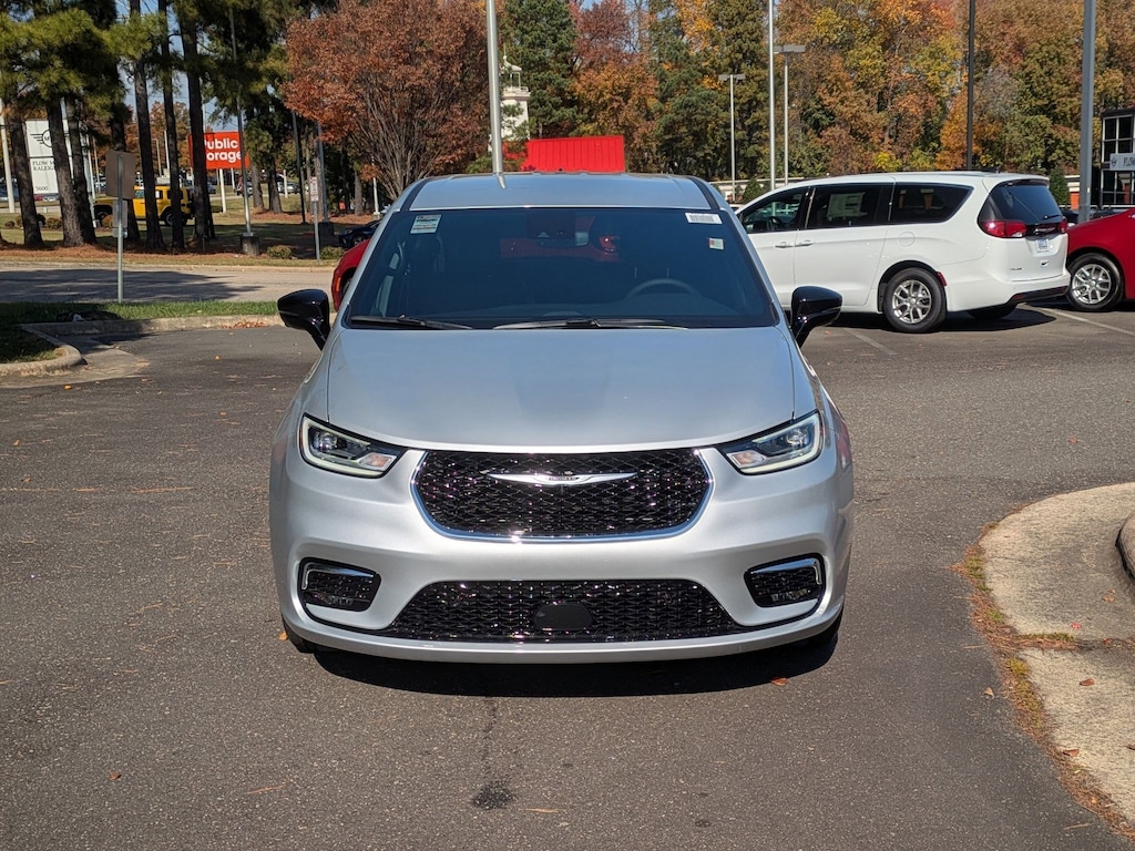 New 2026 Chrysler Pacifica SELECT Passenger Van