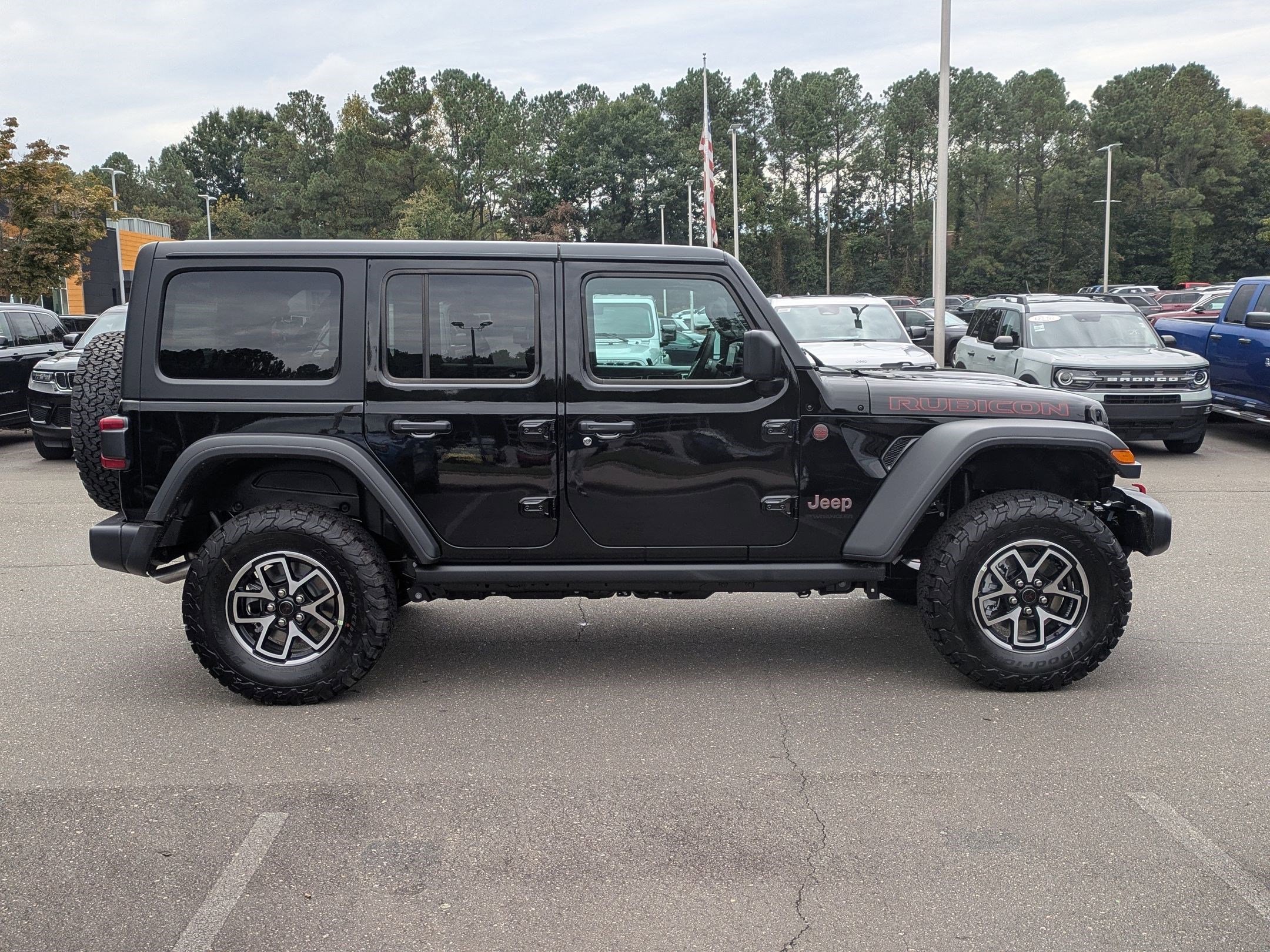 2025 Jeep Wrangler Rubicon photo 3