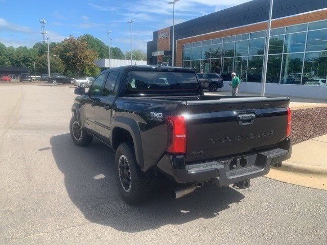 2024 Toyota Tacoma TRD Off-Road photo 3