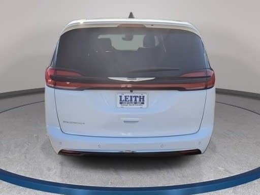2026 Chrysler Pacifica Select - Photo 6