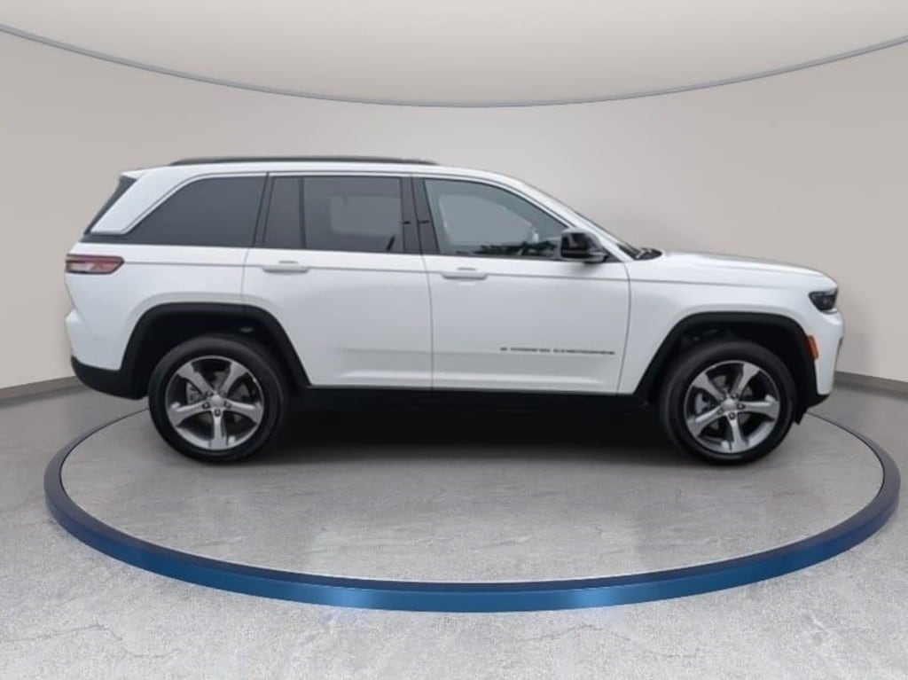 New 2026 Jeep Grand Cherokee LIMITED 4X4 Sport Utility