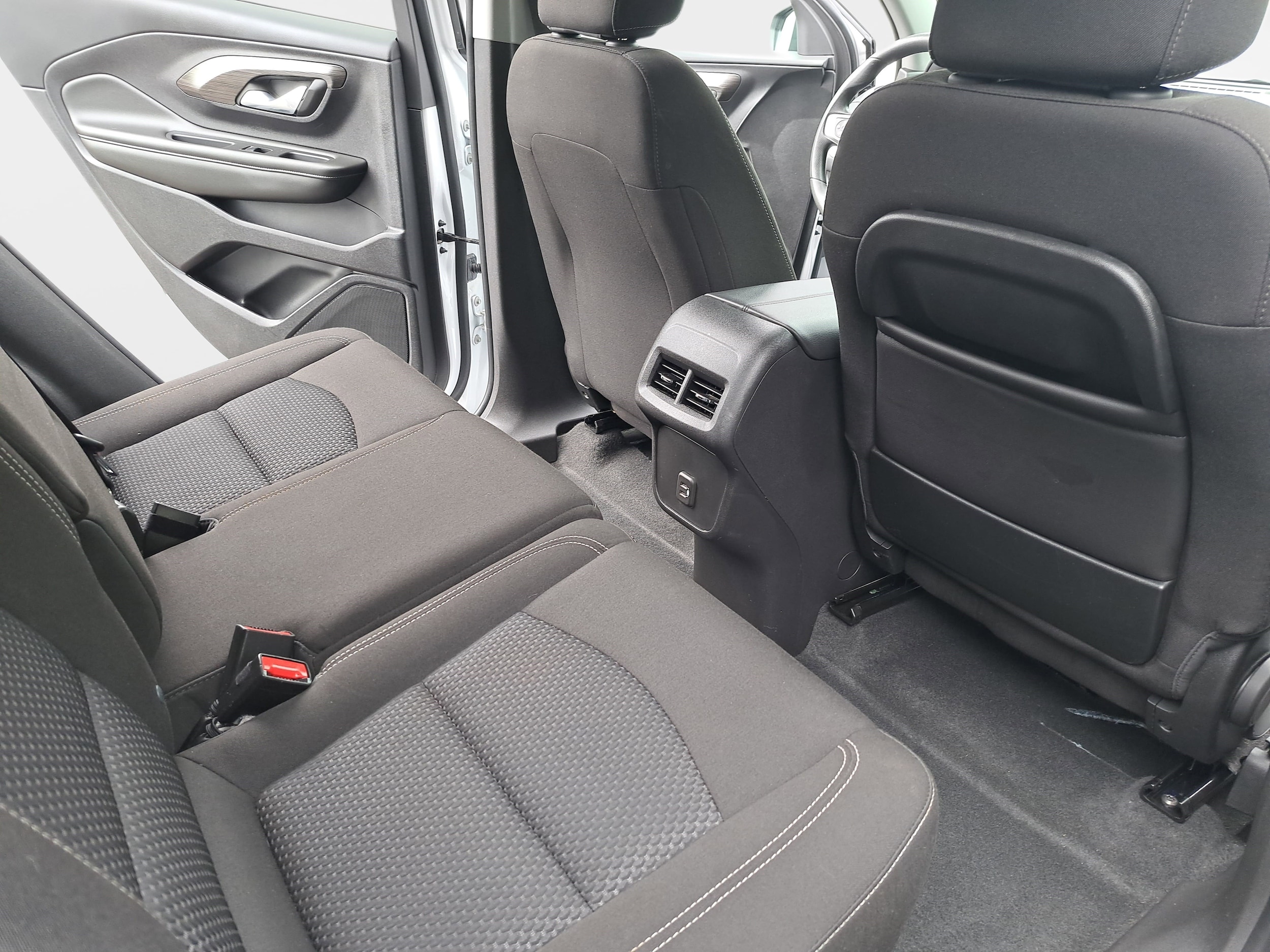 2024 GMC Terrain SLE - Photo 11