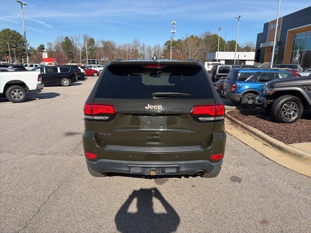 2016 Jeep Grand Cherokee Anniversary Edition photo 4