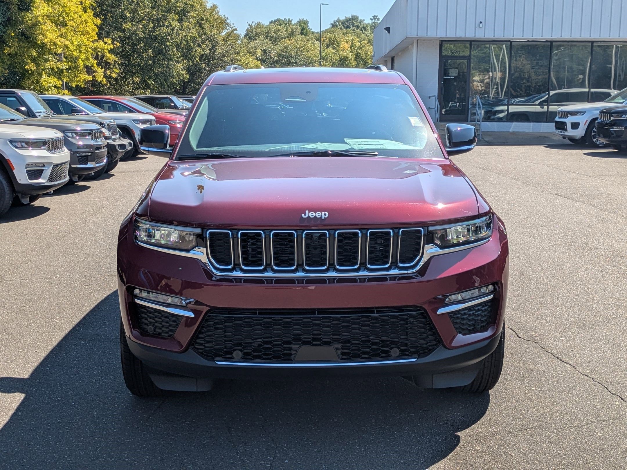 2025 Jeep Grand Cherokee Limited photo 2