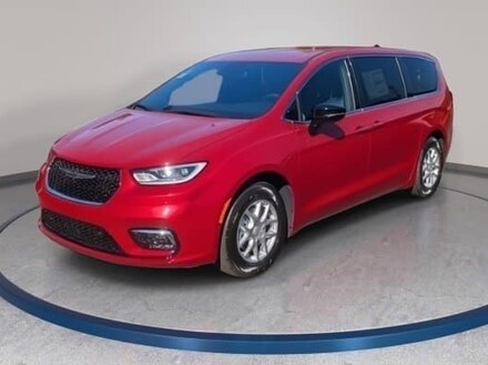 2026 Chrysler Pacifica SELECT Passenger Van