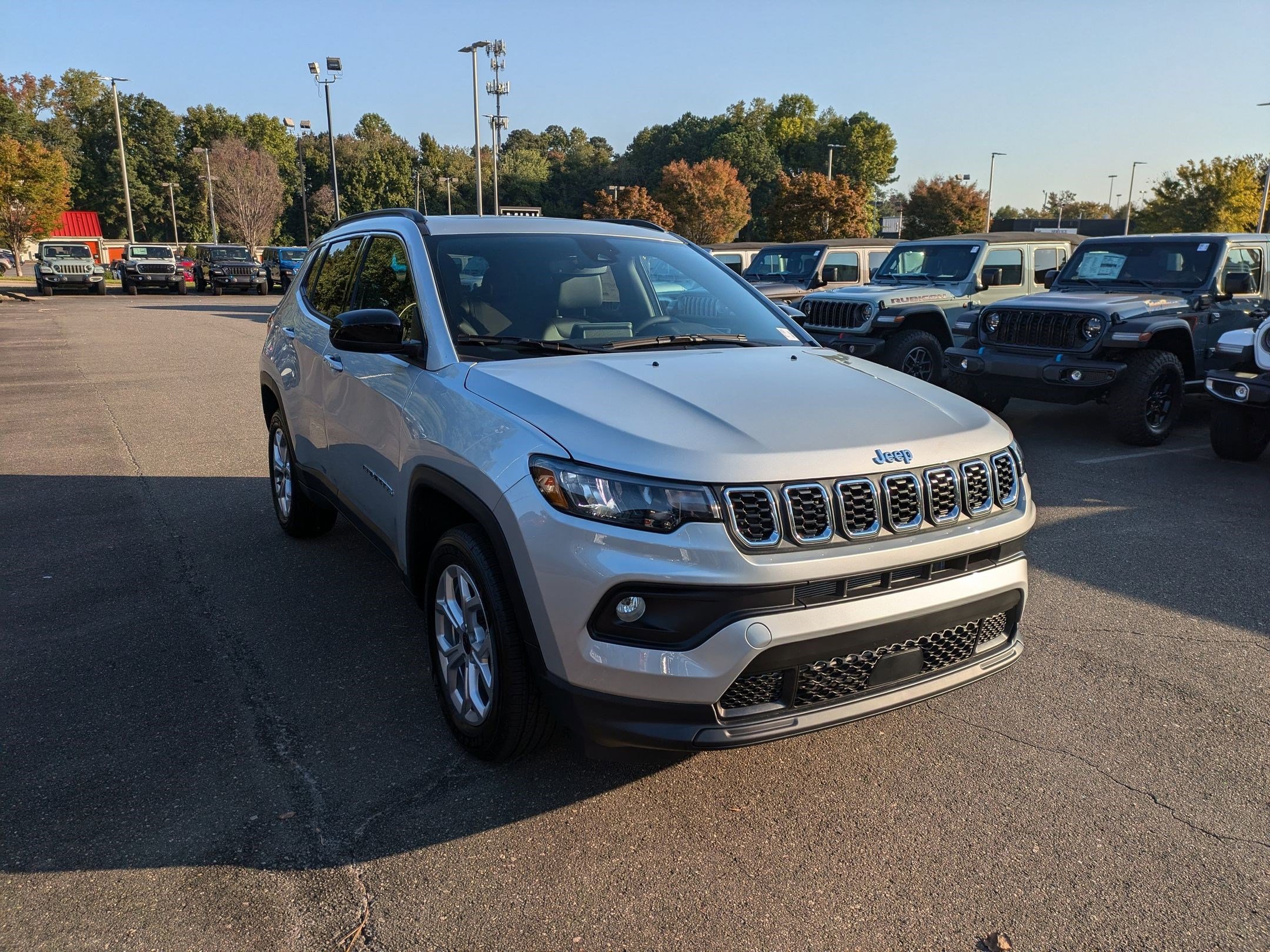 2025 Jeep Compass Latitude photo 3