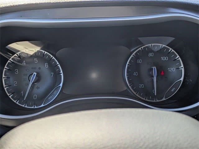 2026 Chrysler Pacifica Select - Photo 10