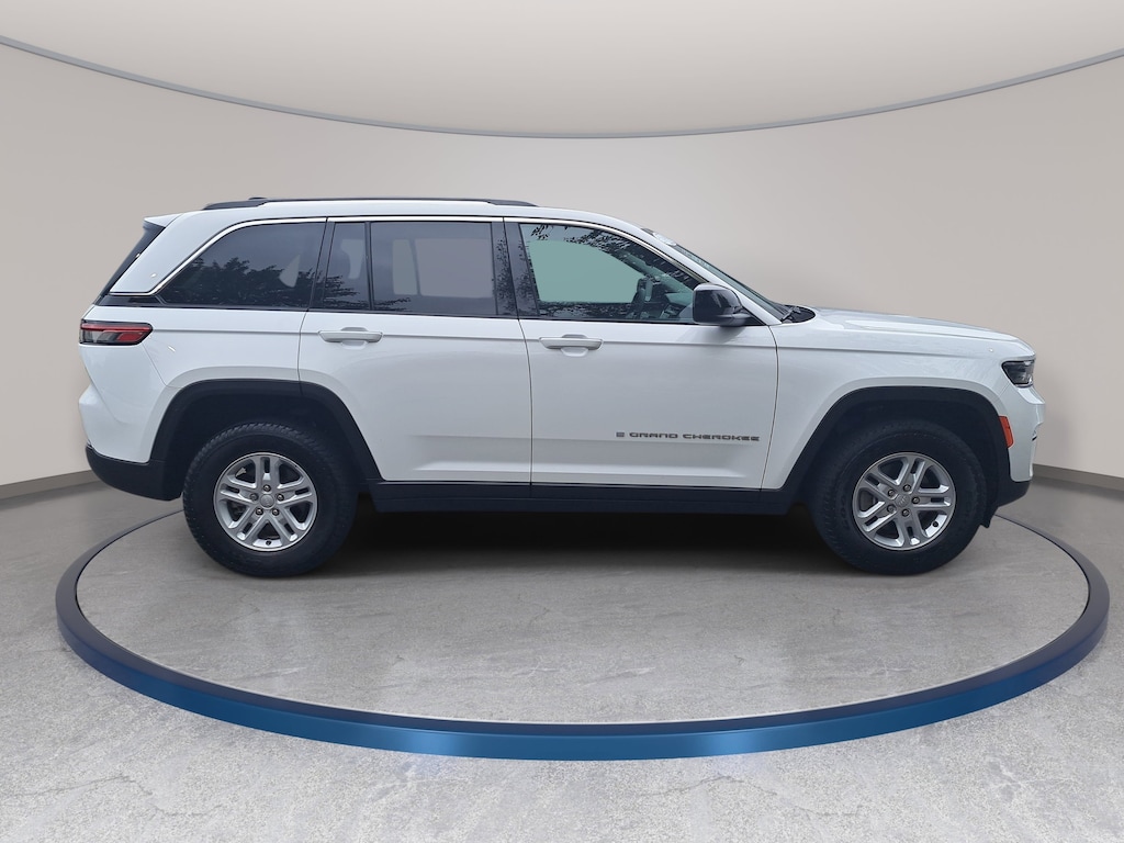 Used 2023 Jeep Grand Cherokee Laredo Laredo 4x4