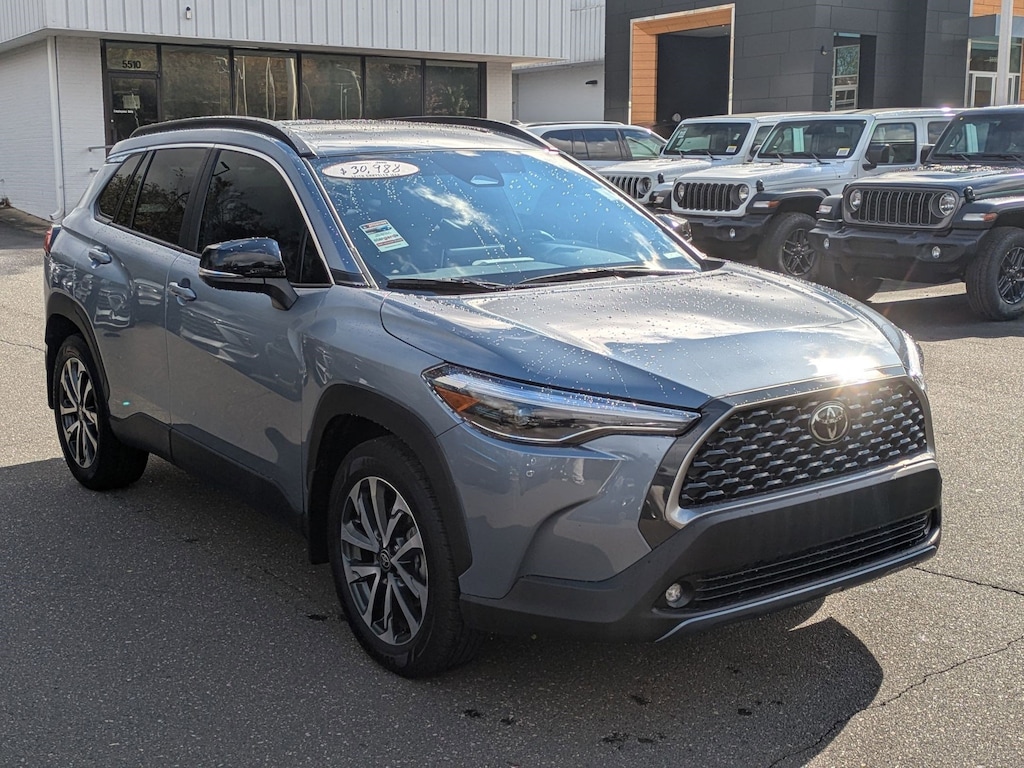 Used 2025 Toyota Corolla Cross XLE XLE 2WD
