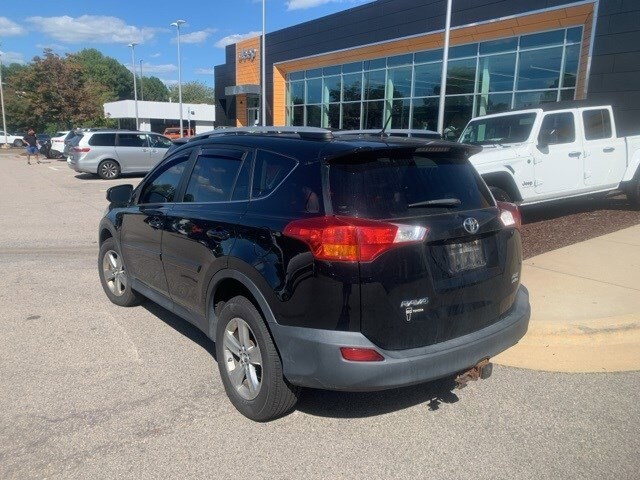 2015 Toyota RAV4 XLE photo 3