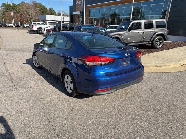 2018 Kia Forte LX Base photo 3
