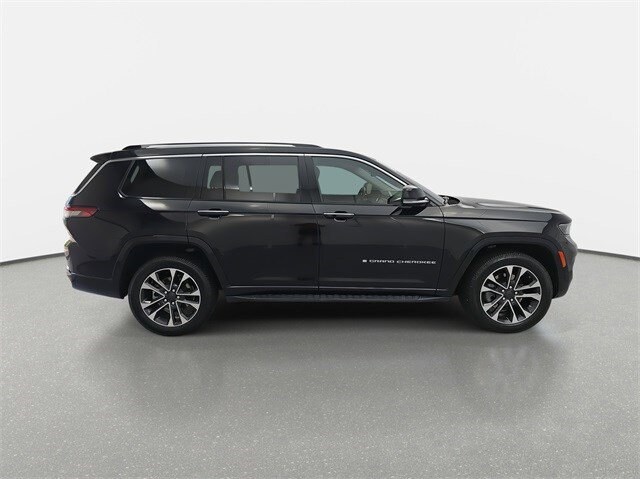 2021 Jeep Grand Cherokee Overland photo 2