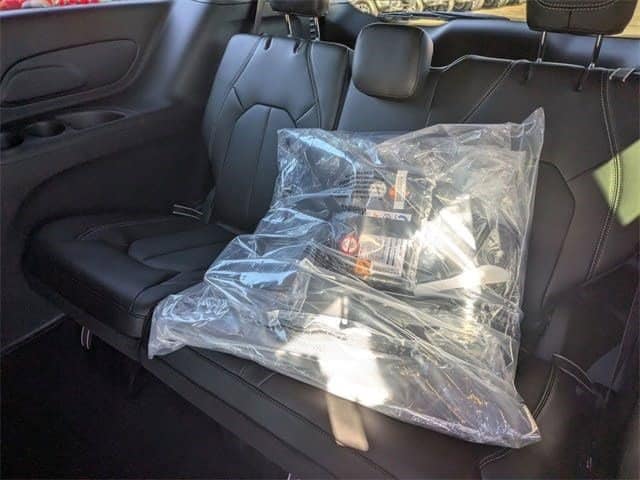 2026 Chrysler Pacifica Select - Photo 19