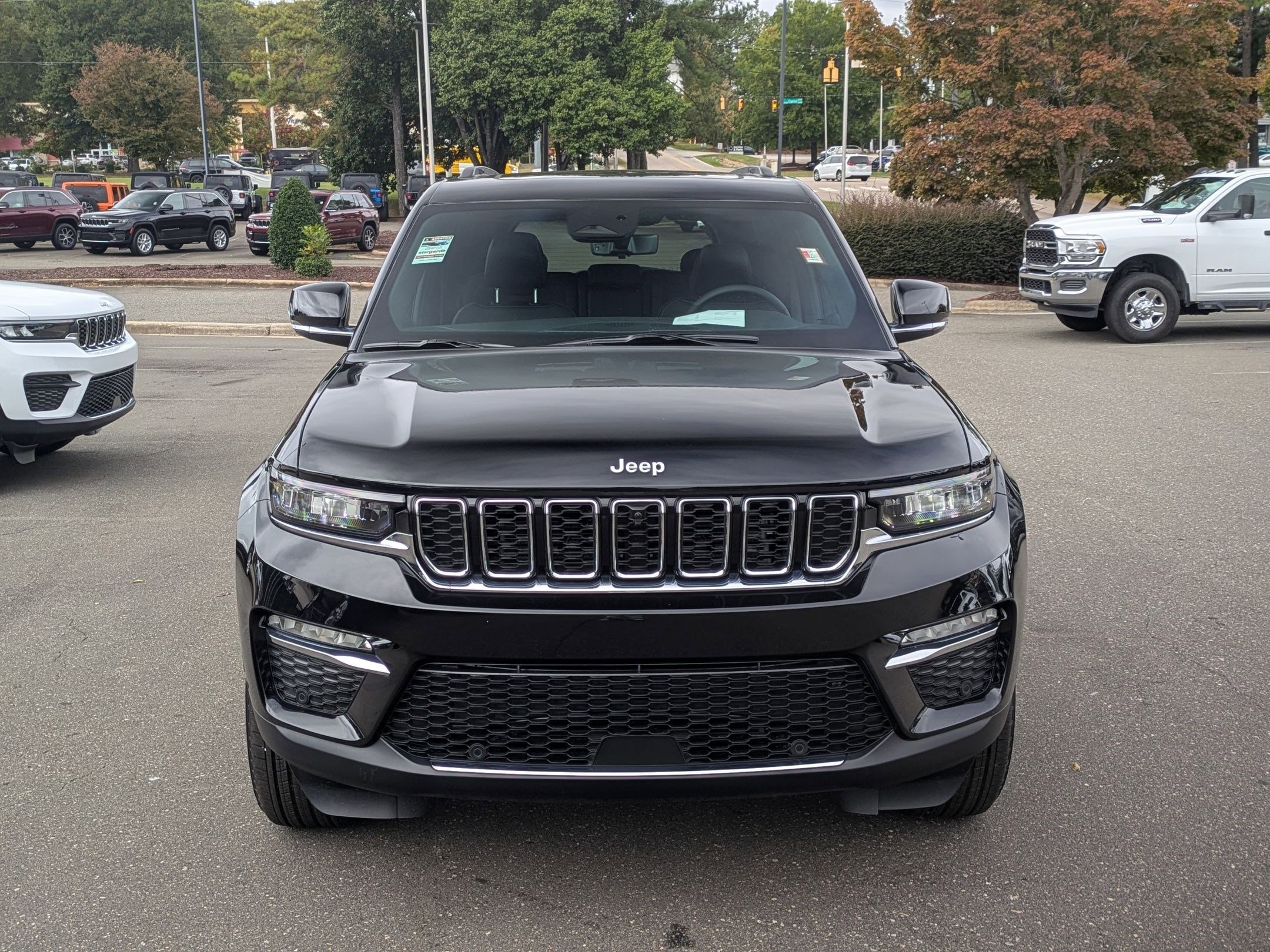 2025 Jeep Grand Cherokee Limited photo 2