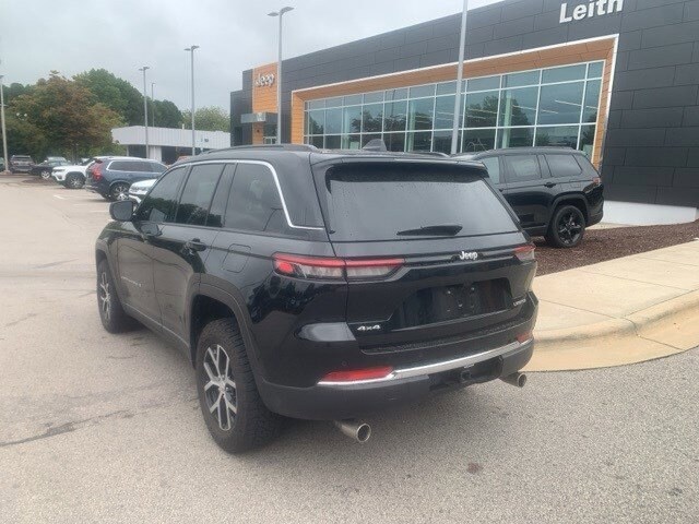 2025 Jeep Grand Cherokee Limited photo 2