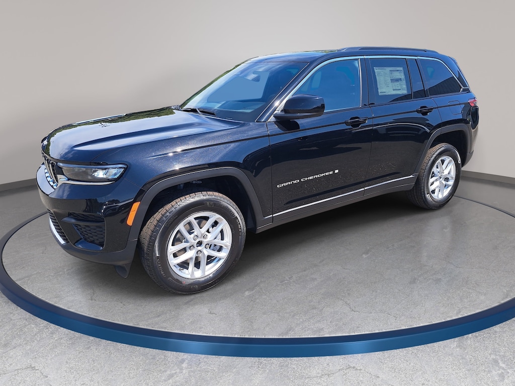 New 2026 Jeep Grand Cherokee LAREDO 4X4 Sport Utility