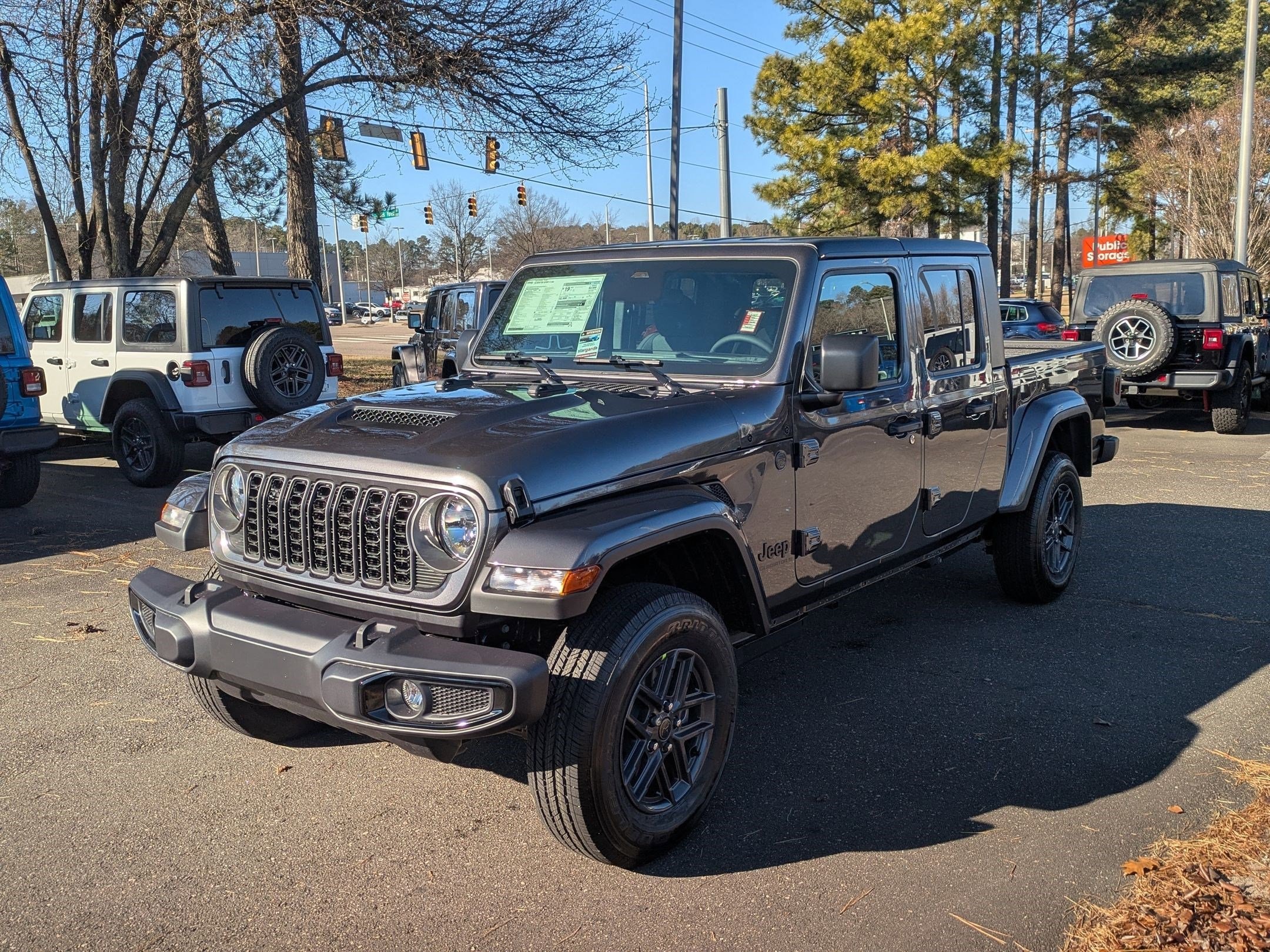 2026 Jeep Gladiator Sport S's photo