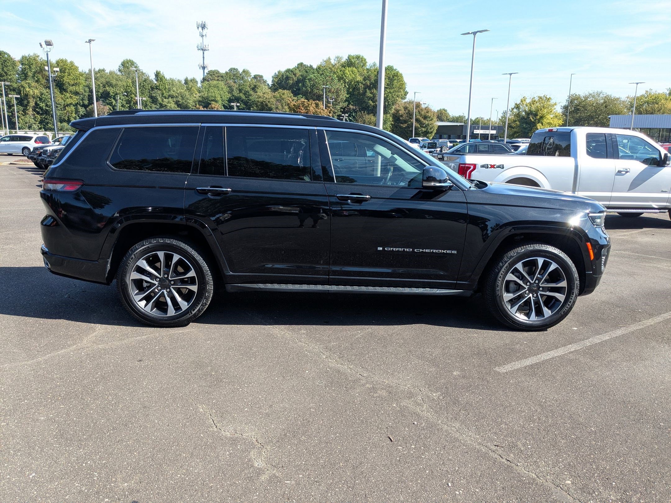 2021 Jeep Grand Cherokee Overland photo 4