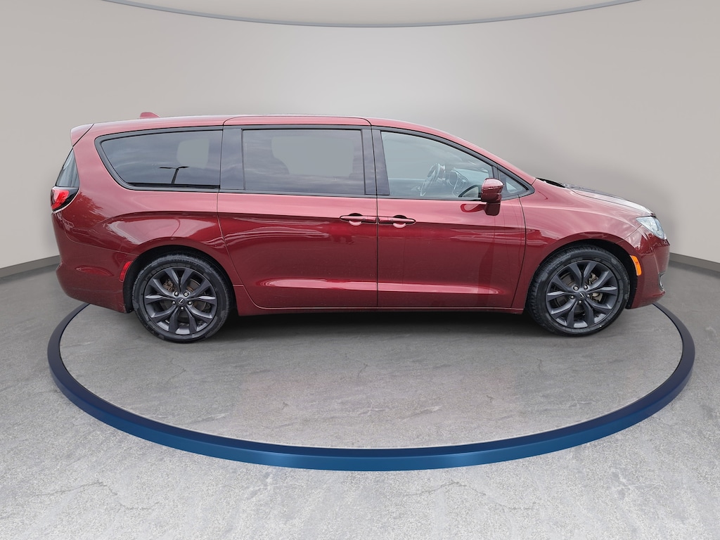 Used 2020 Chrysler Pacifica Touring Touring FWD