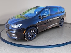 2026 Chrysler Pacifica LIMITED AWD Passenger Van