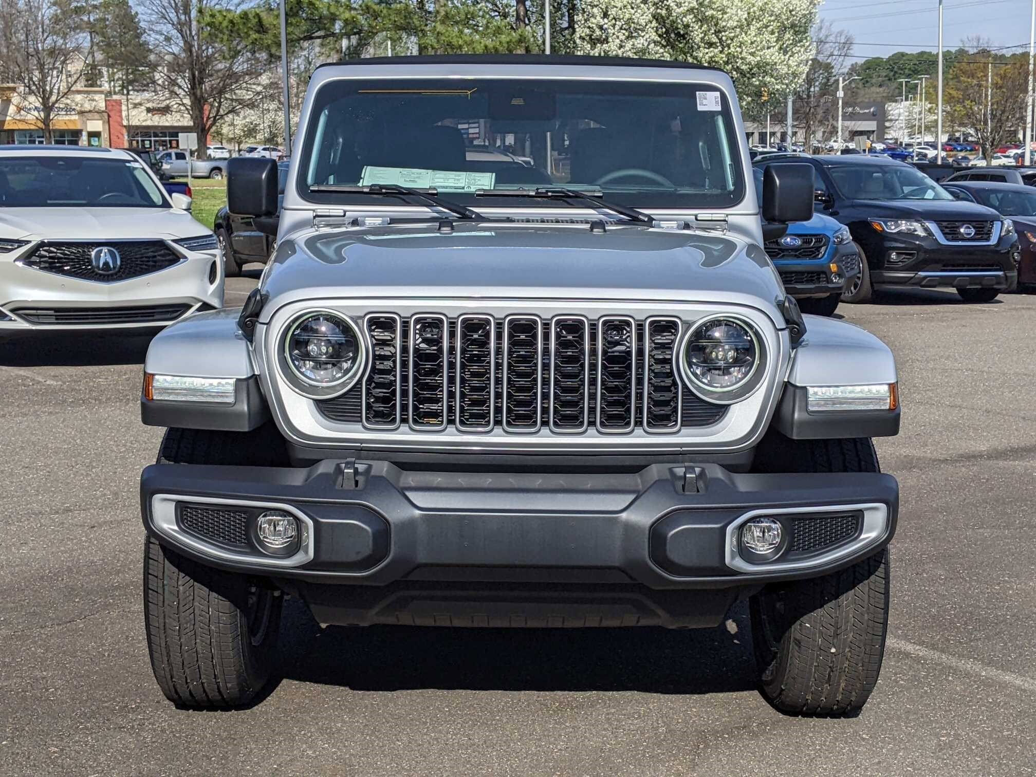2024 Jeep Wrangler Sahara photo 3