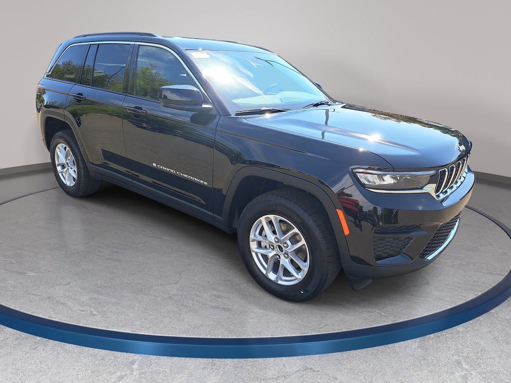 New 2026 Jeep Grand Cherokee LAREDO 4X4 Sport Utility