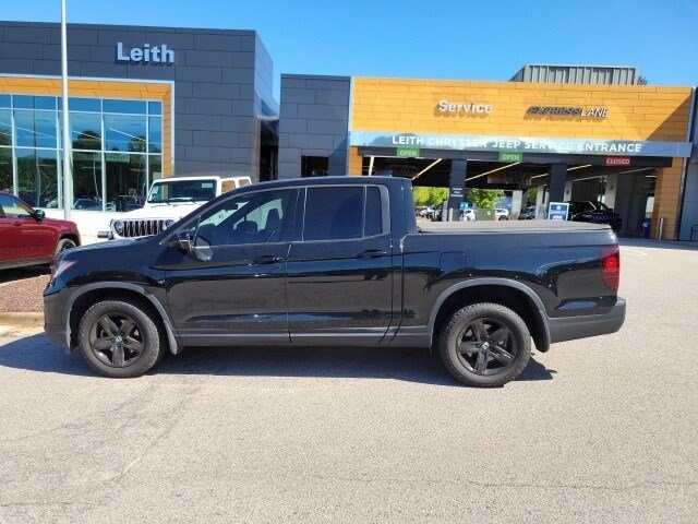 2022 Honda Ridgeline Black Edition photo 2