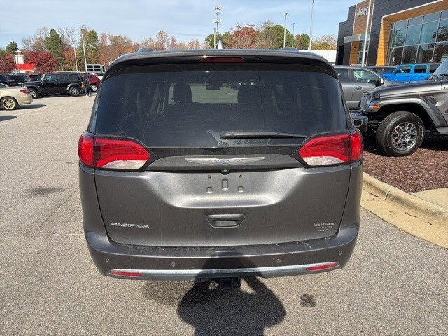 2018 Chrysler Pacifica Touring Plus photo 4