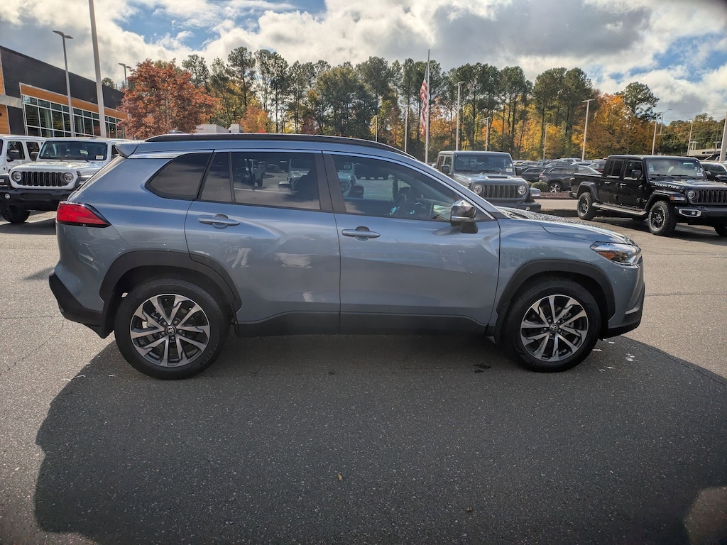Used 2025 Toyota Corolla Cross XLE XLE 2WD