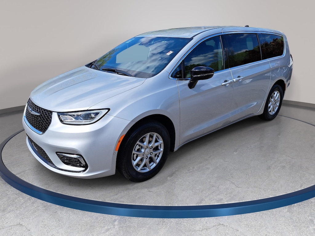 New 2026 Chrysler Pacifica SELECT Passenger Van