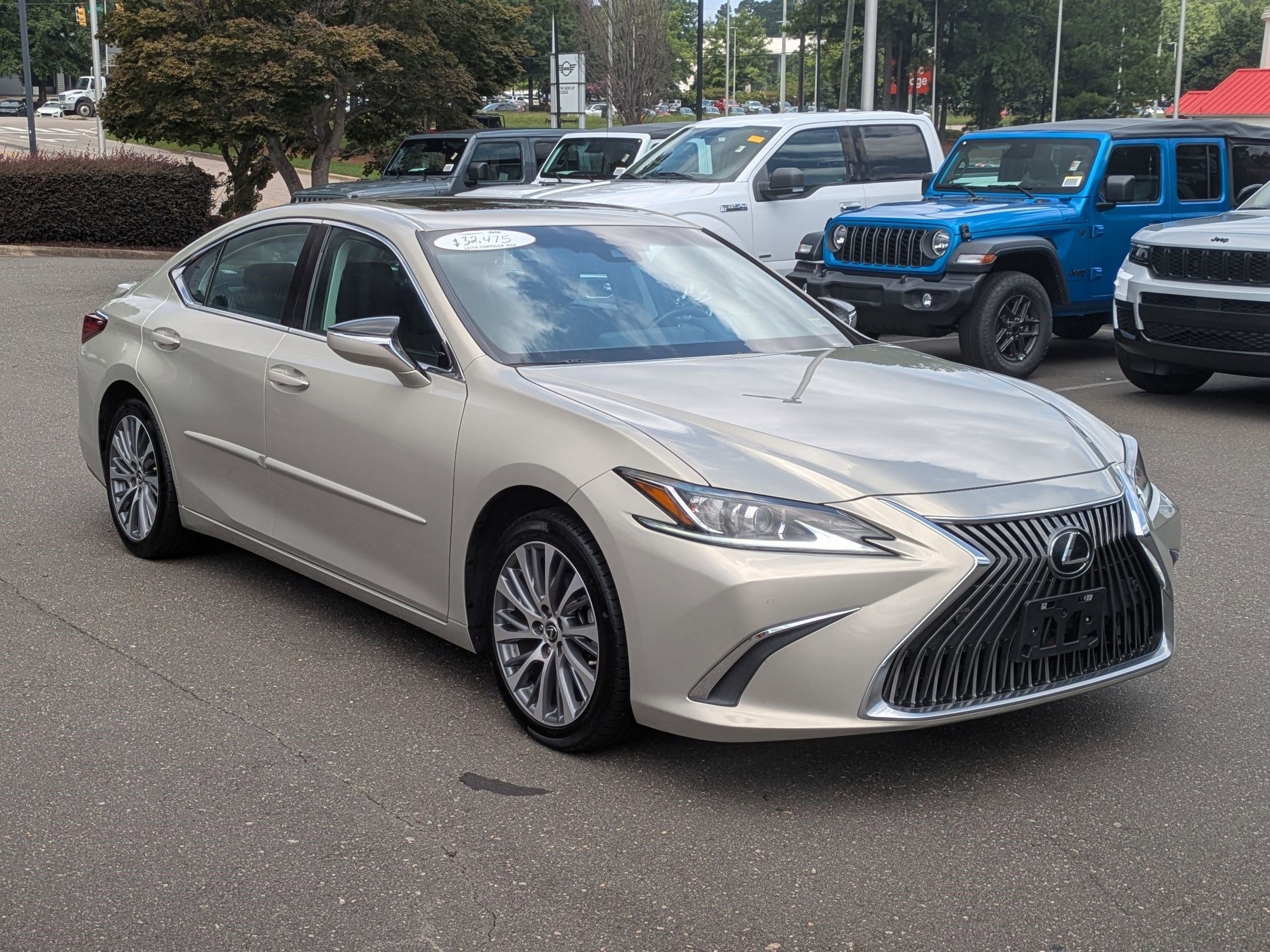 2021 Lexus ES 350 Base photo 3