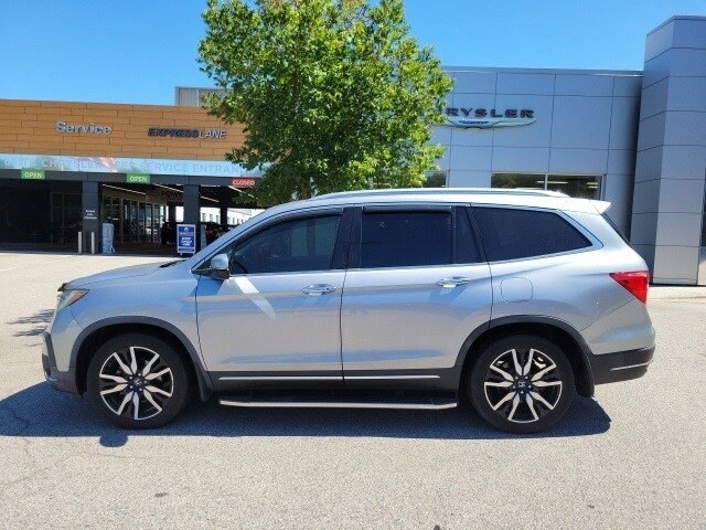2019 Honda Pilot Touring photo 2