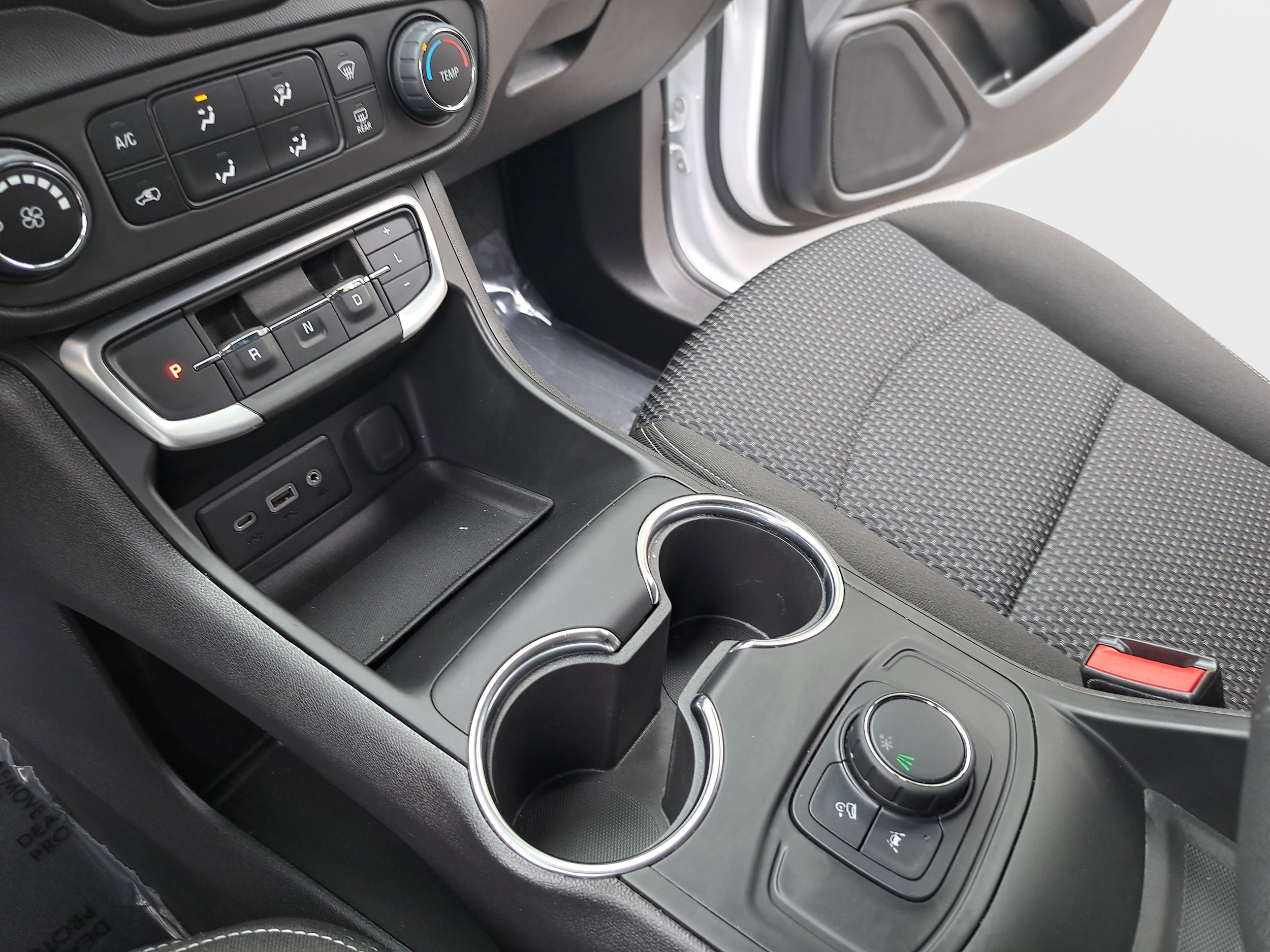 2024 GMC Terrain SLE - Photo 22