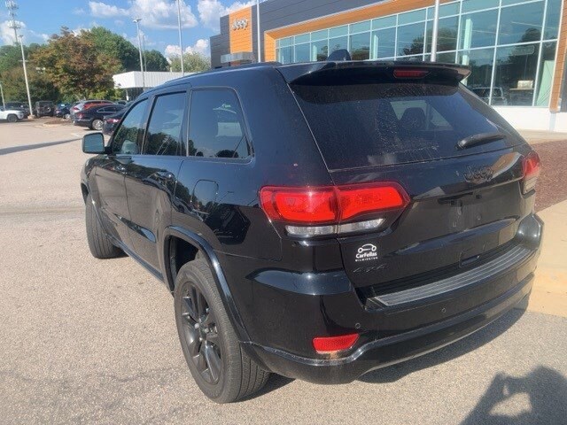 2018 Jeep Grand Cherokee Altitude photo 3