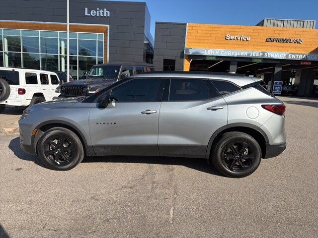 2024 Chevrolet Blazer 2LT photo 2