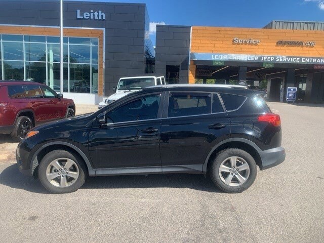 2015 Toyota RAV4 XLE photo 2