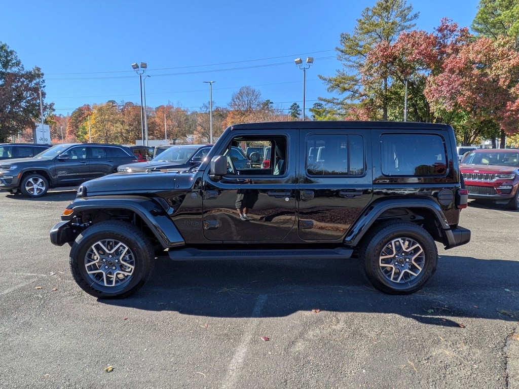 New 2026 Jeep Wrangler 4-DOOR SAHARA Sport Utility