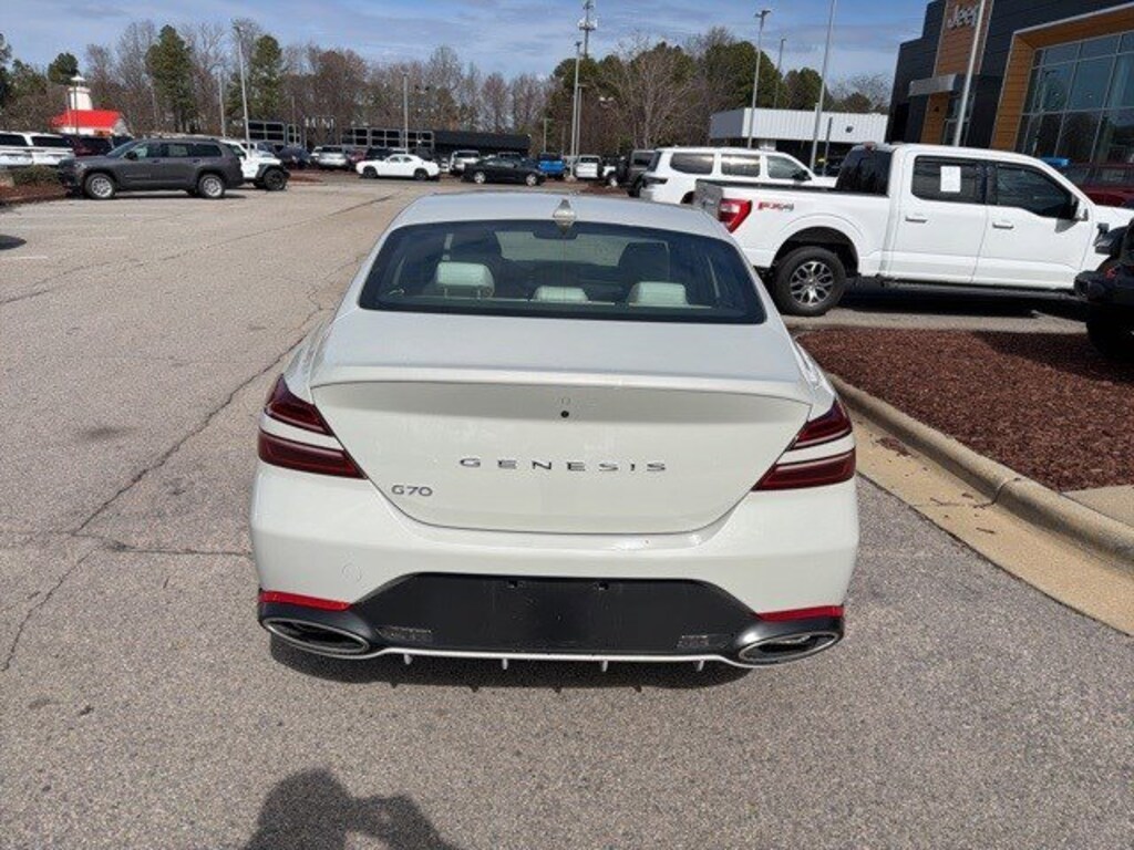 Used 2025 Genesis G70 2.5T 2.5T RWD