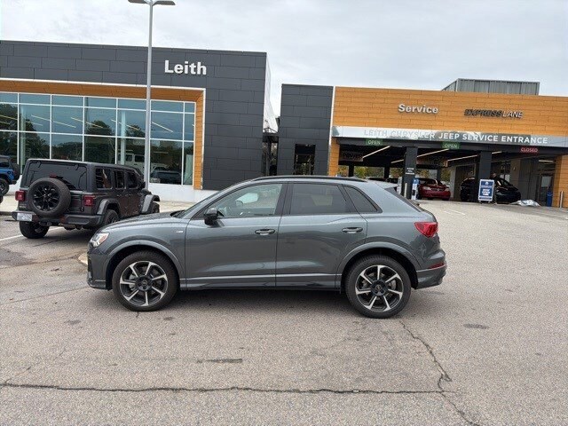 2025 Audi Q3 S line Premium Plus 45 TFSI photo 2