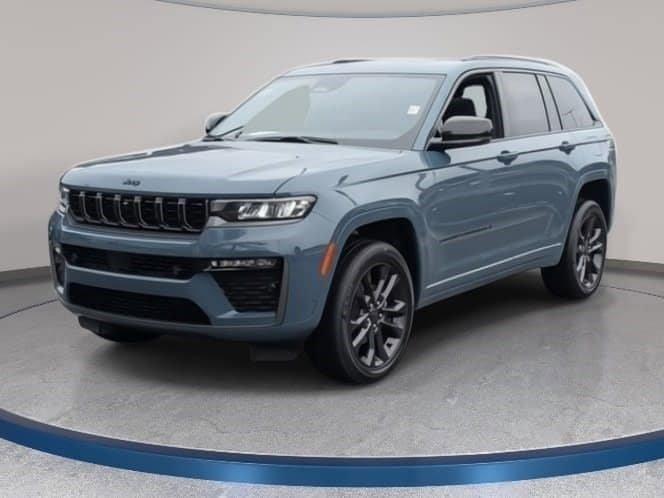 2026 Jeep Grand Cherokee Limited Reserve 4x4's photo