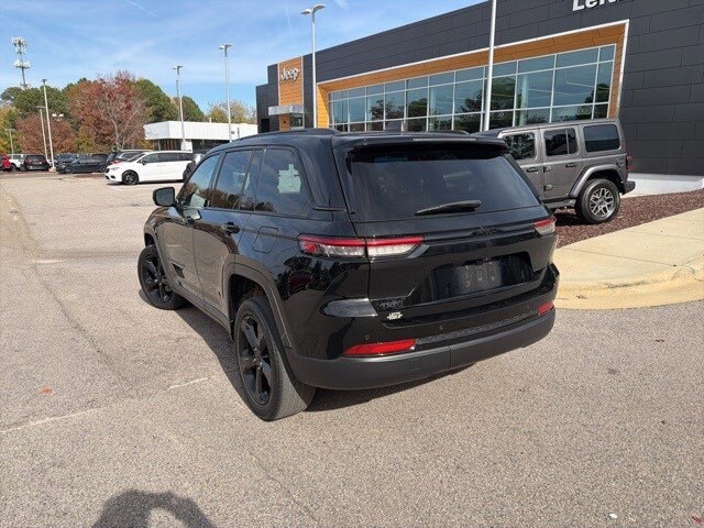 2023 Jeep Grand Cherokee Altitude photo 3
