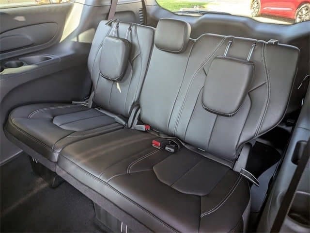 2026 Chrysler Pacifica Select - Photo 19