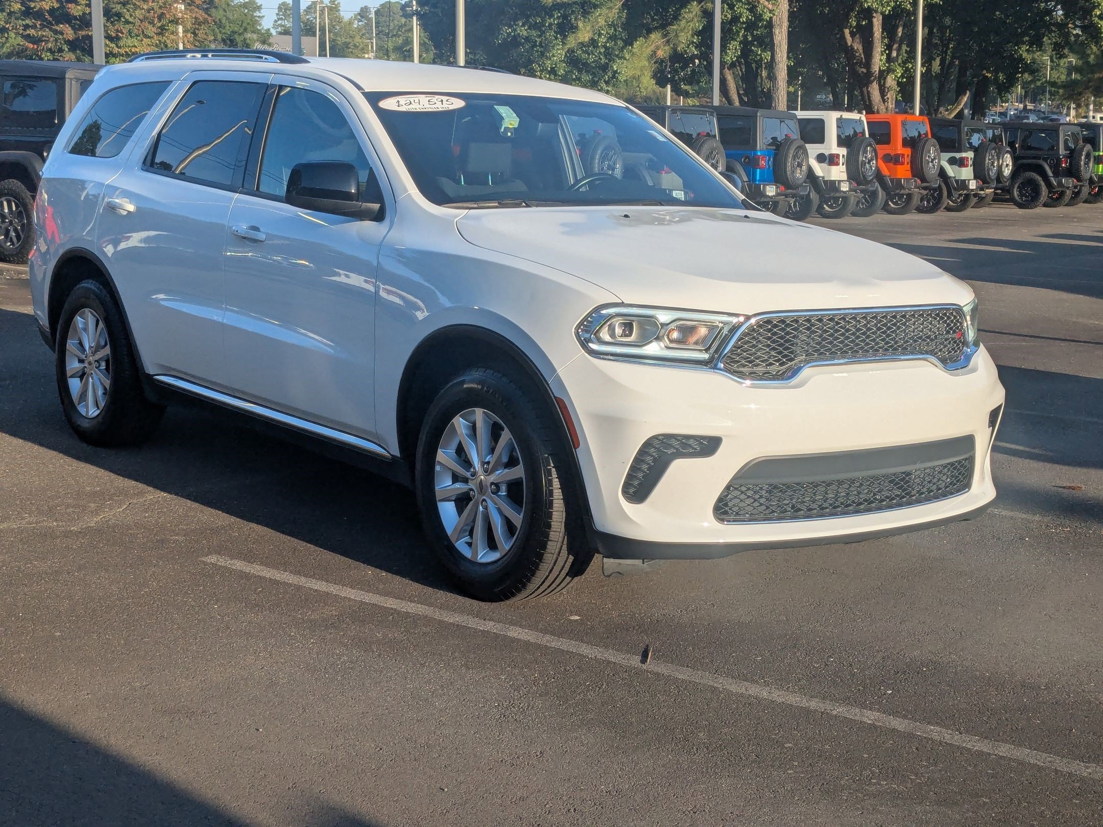 2023 Dodge Durango SXT photo 2