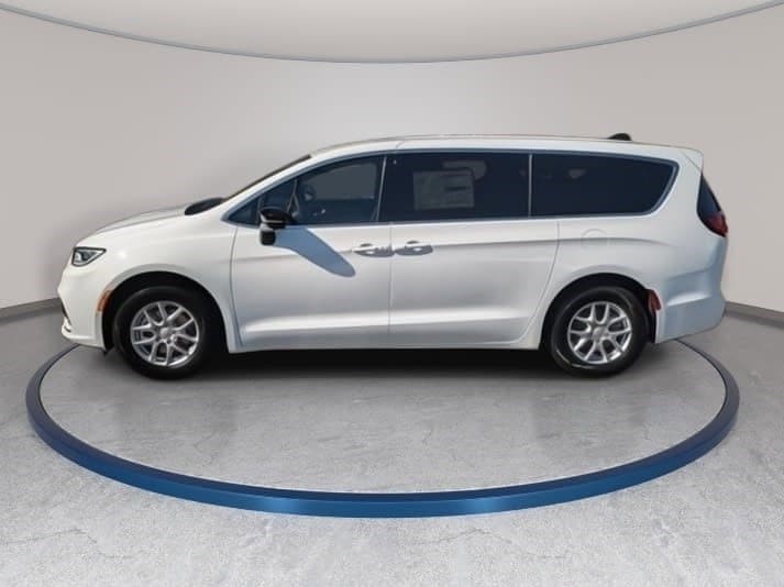 2026 Chrysler Pacifica Select - Photo 8
