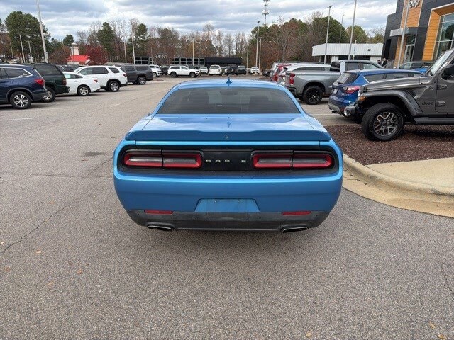 2016 Dodge Challenger SXT Plus photo 4