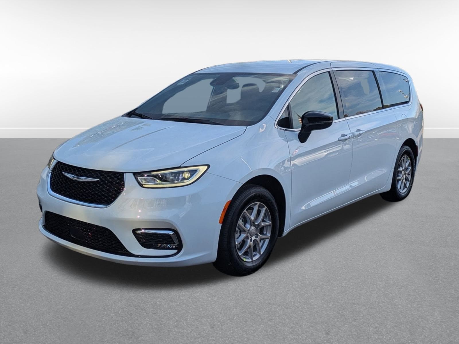 2026 Chrysler Pacifica Select's photo