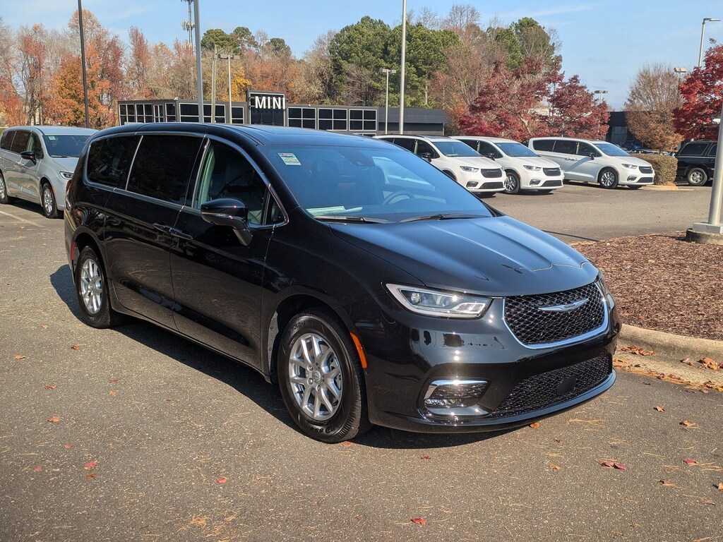 New 2026 Chrysler Pacifica SELECT Passenger Van